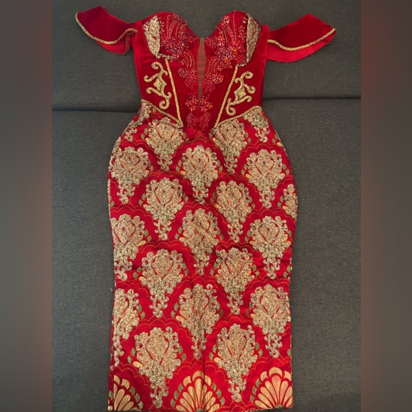 African handbeaded costume piece with corset - Picture 4 of 4